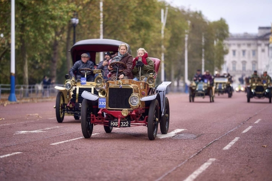 London To Brighton Veteran Car Run 2024 - London Calling 21 HXR322-330 web