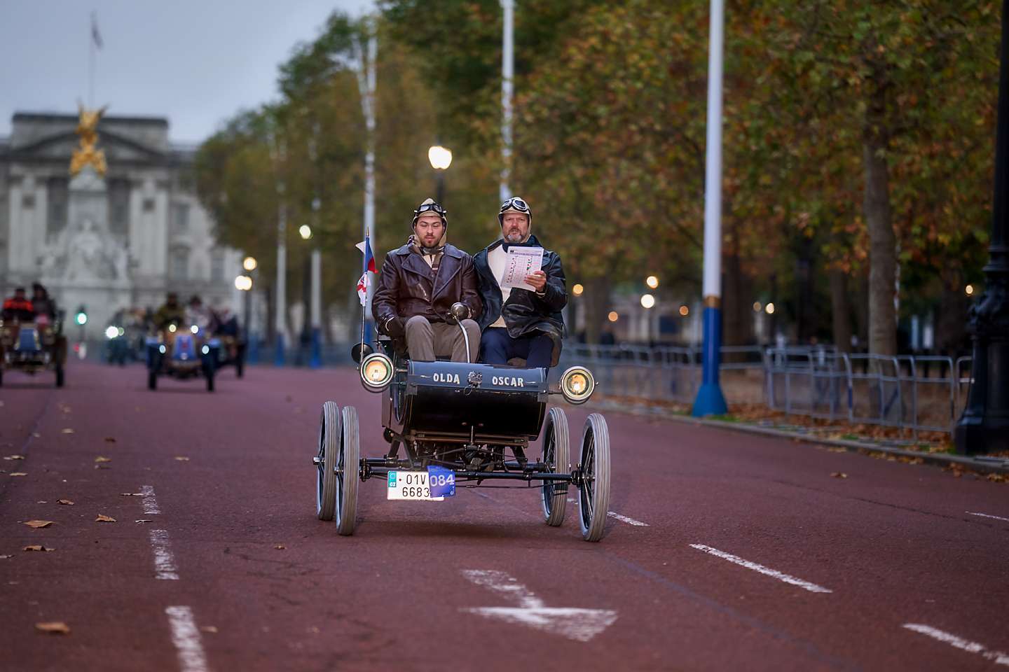 Older Oscar 01V6683-084-London To Brighton Veteran Car Run 2024 The Mall London copy